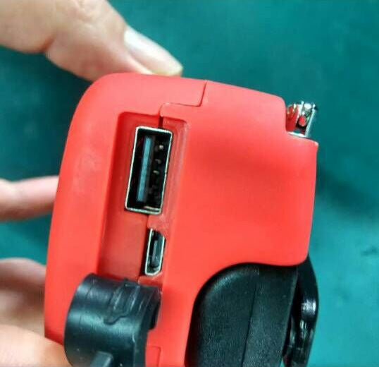 Solar hand crank USB charging radio flashlight - Orantek -